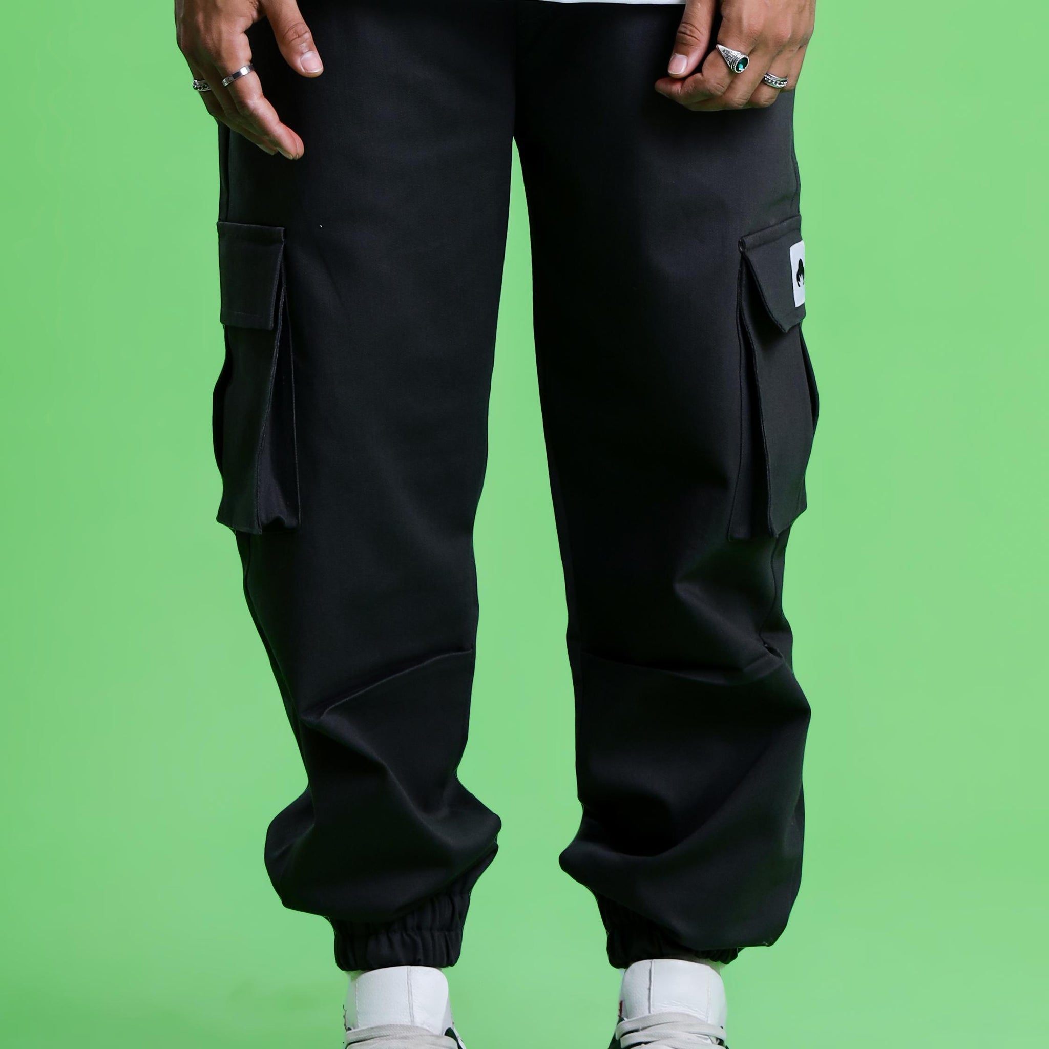 BLACK CARGO PANT (ELASTIC)