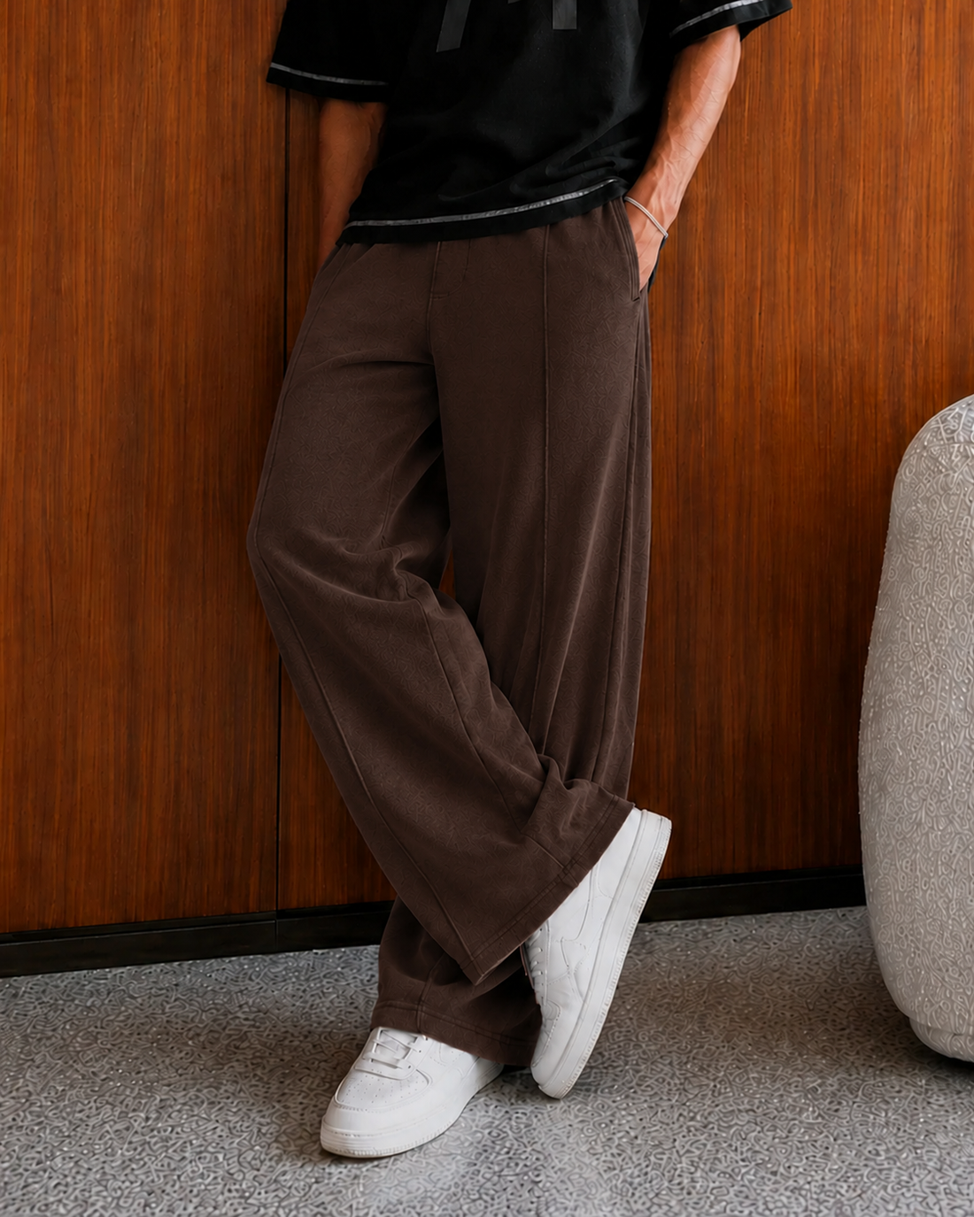 BROWN WIDE-LEG PLEATED SWEATPANT