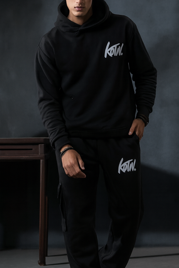 BLACK ESSENTIAL OVERSIZED HOODIE