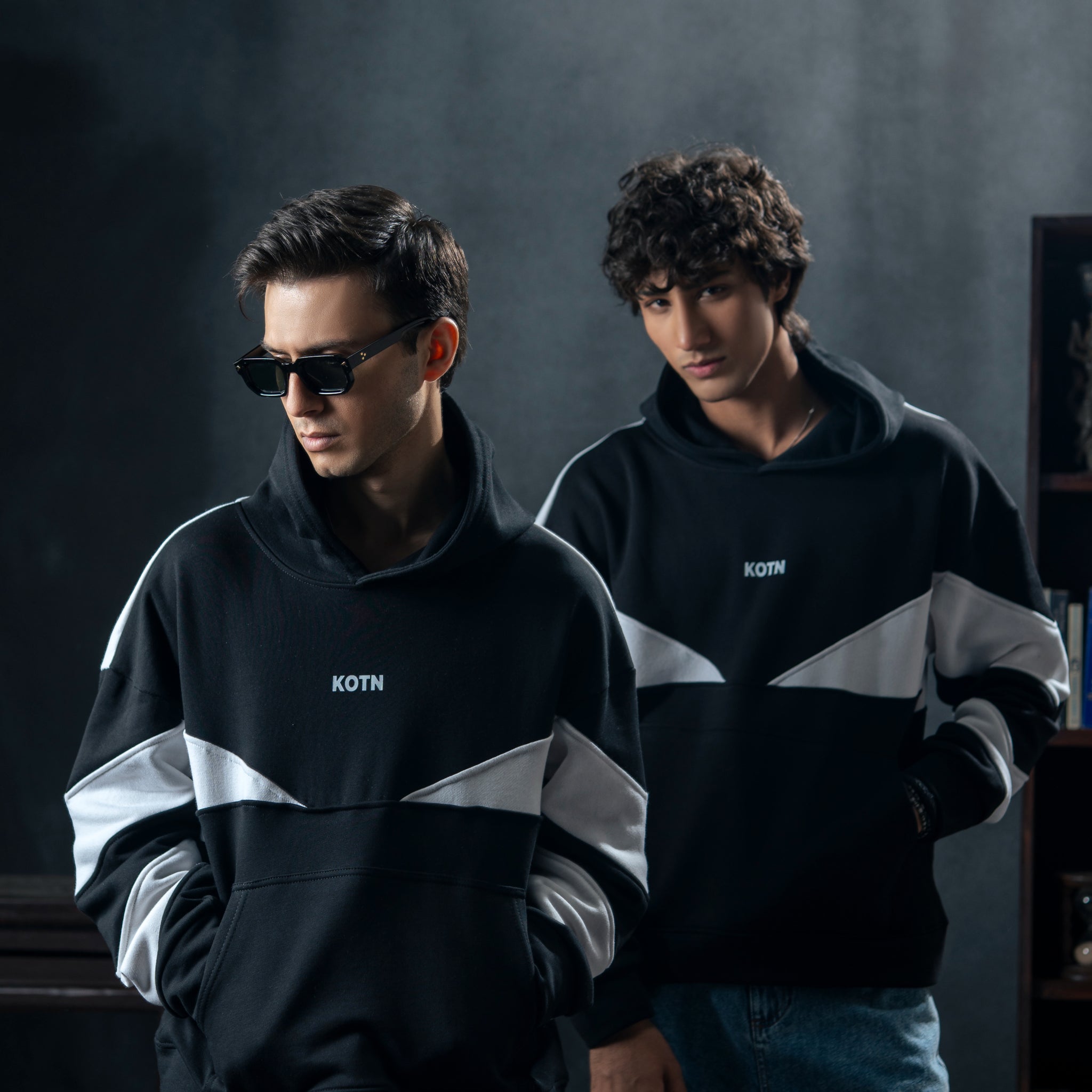 TIMELESS BLOCK OVERSIZED HOODIE