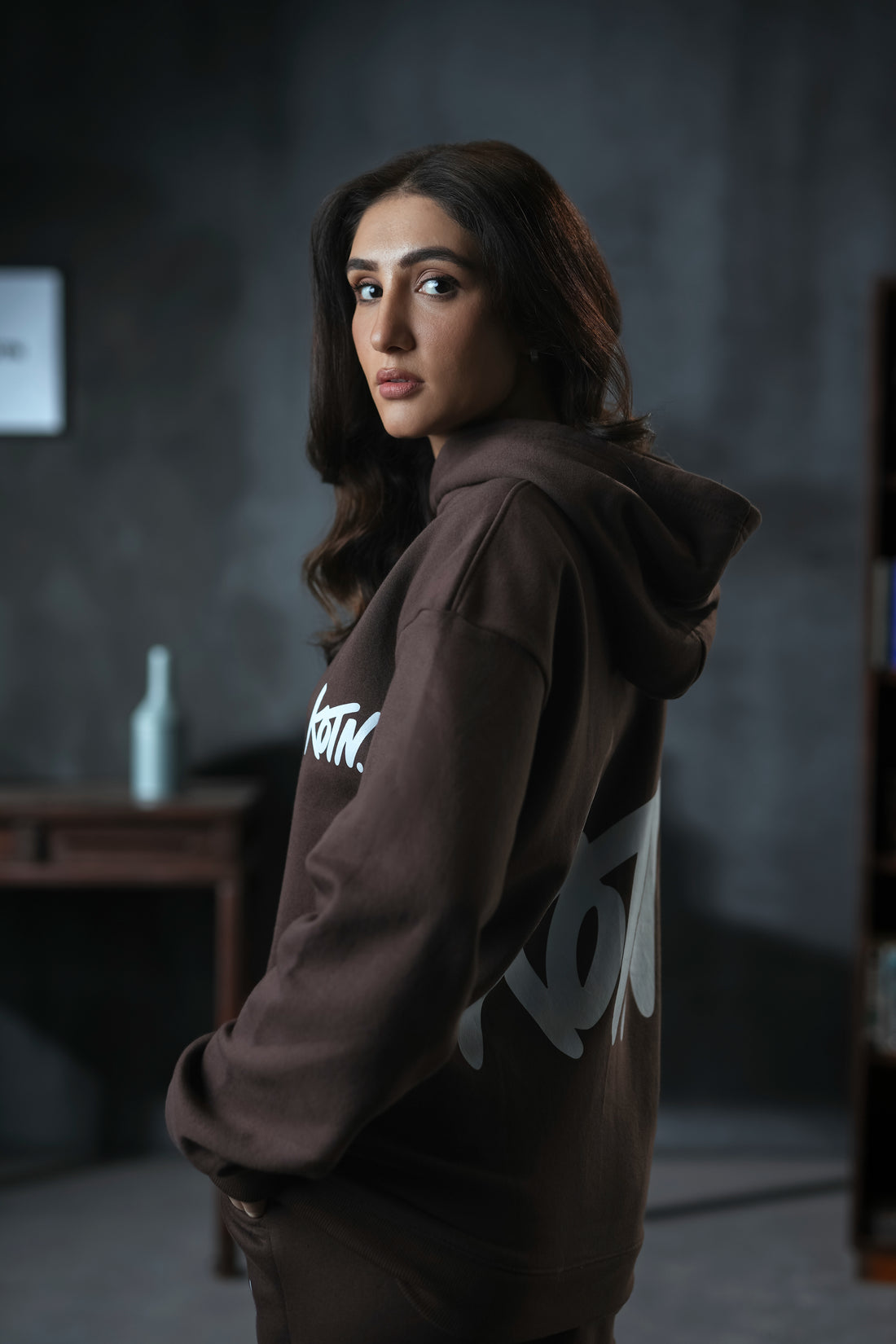 BROWN ESSENTIAL OVERSIZED HOODIE