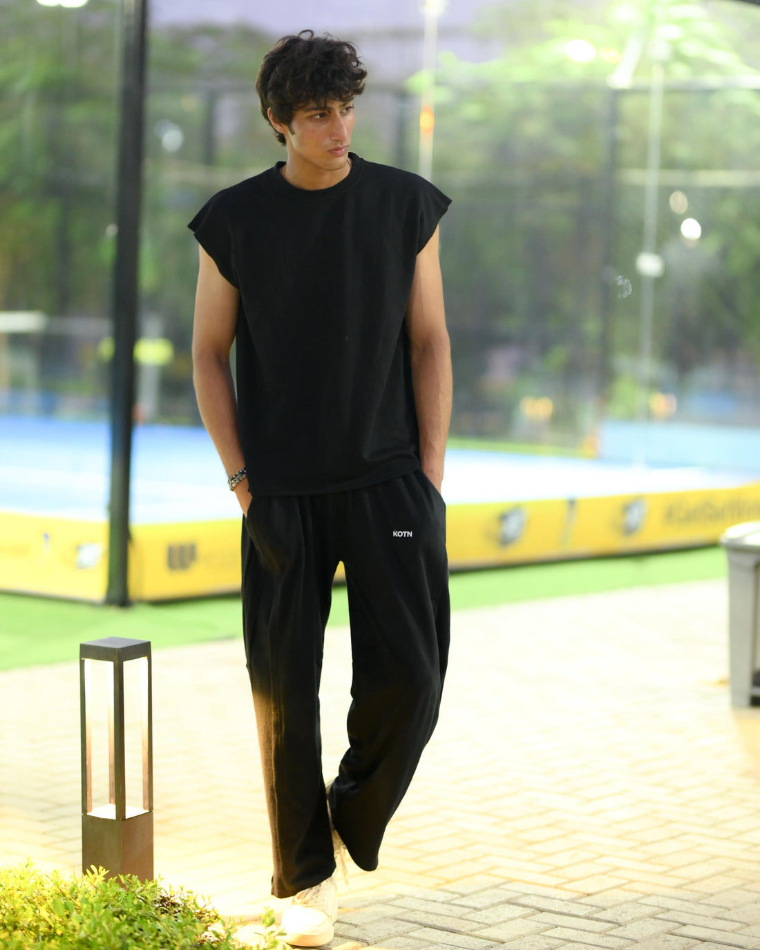 BLACK OVERSIZED TANK