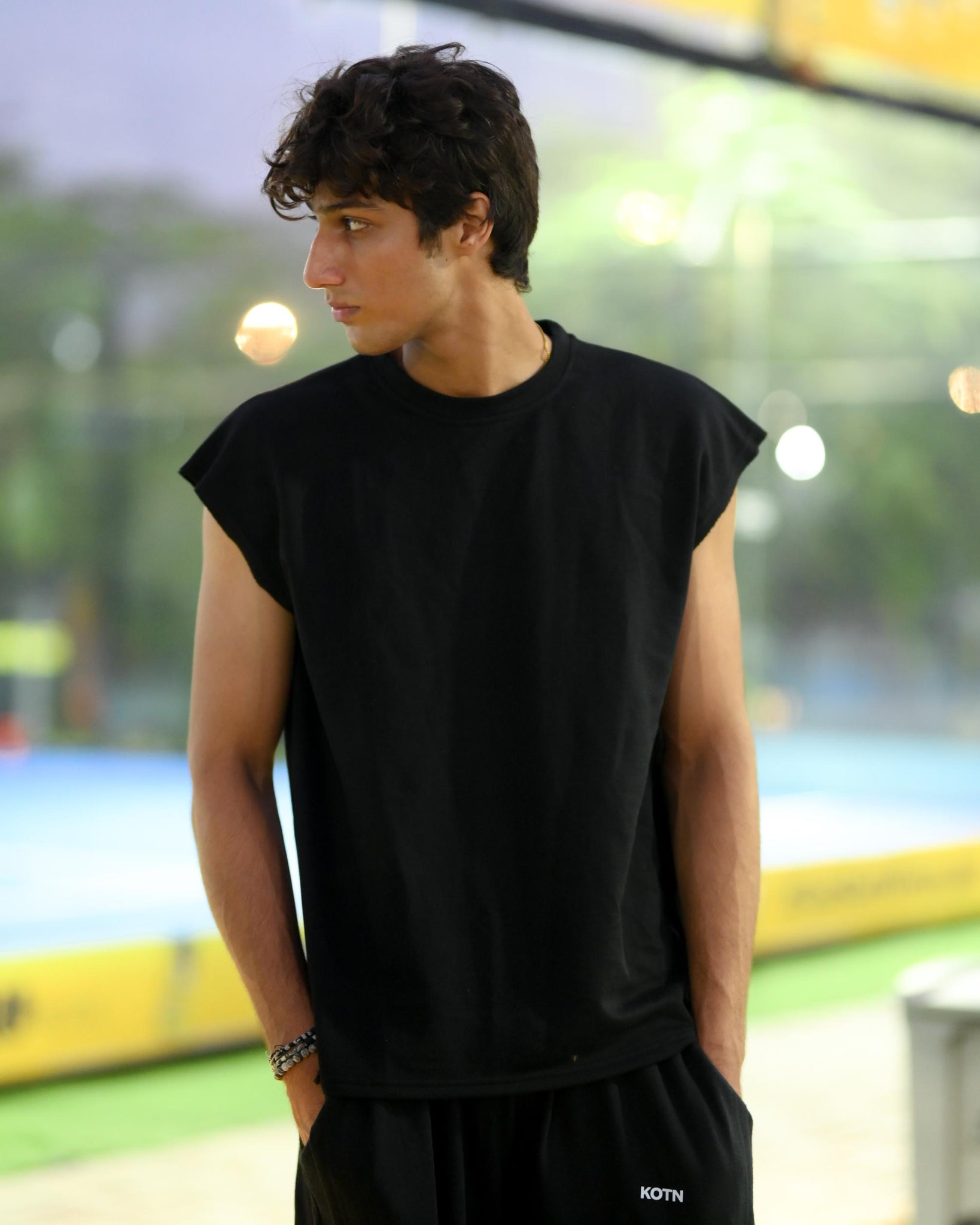 BLACK OVERSIZED TANK