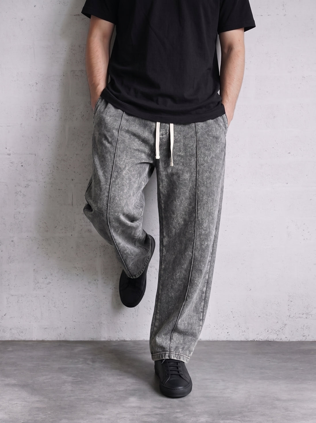 GRAY WASHED PLEATED SWEATPANT