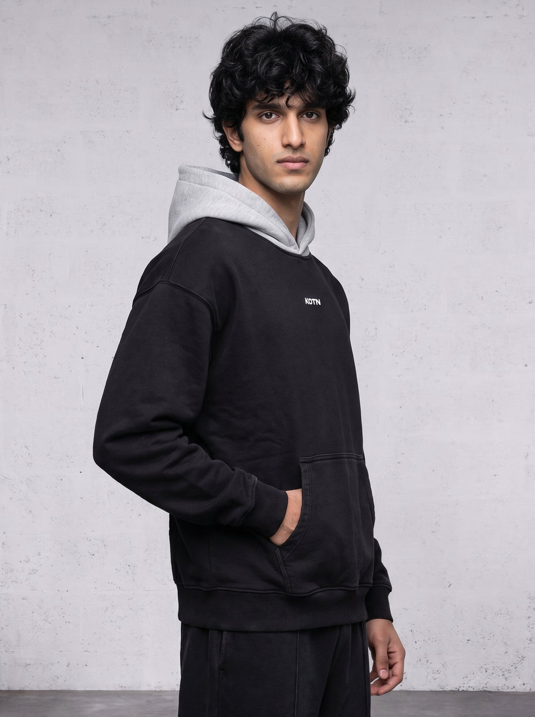 ASH CONTRAST ESSENTIAL HOODIE
